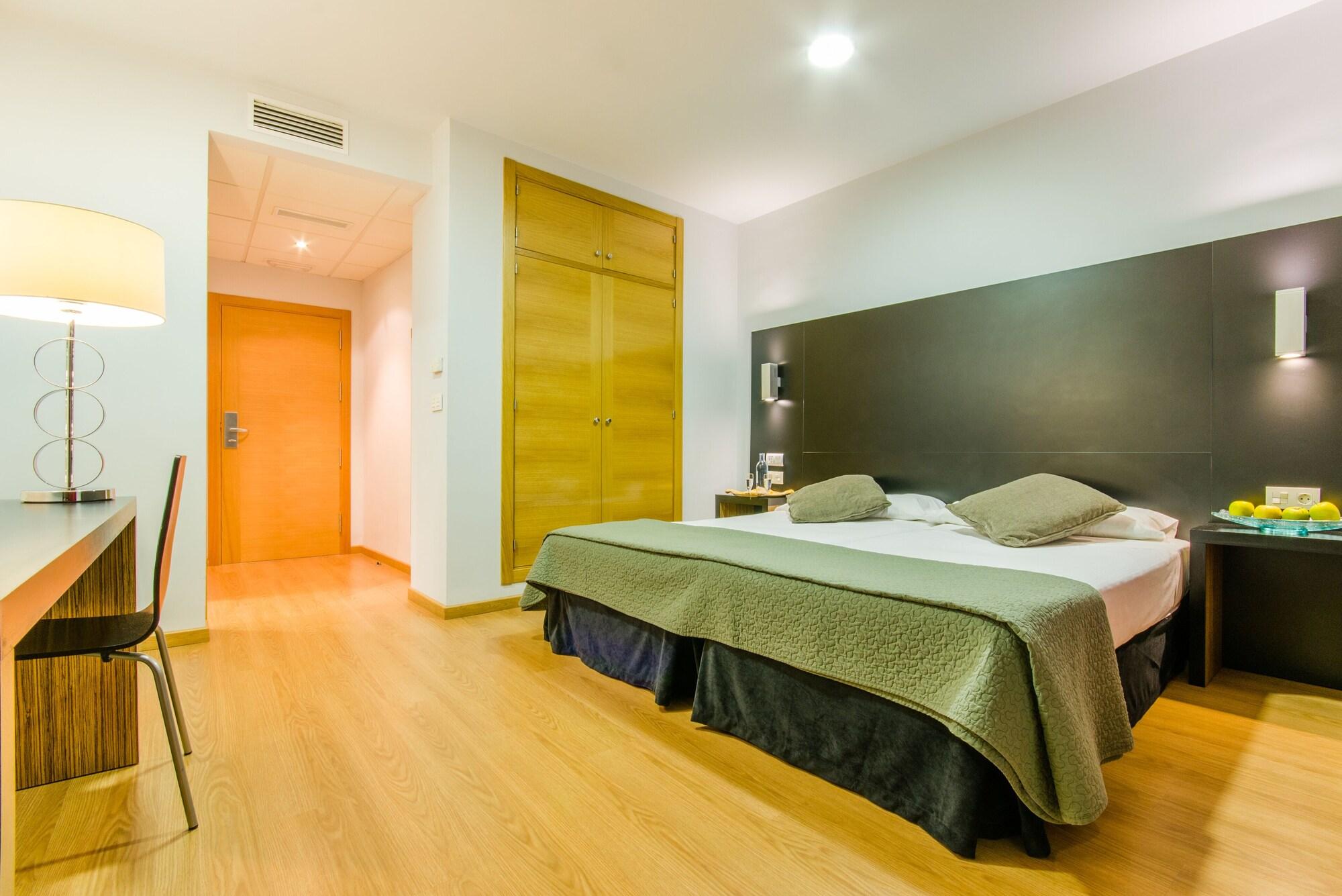 Yit Casablanca Hotel Гранада Екстериор снимка